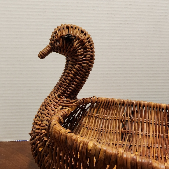 Woven Wicker Tricolor FAN TAIL Turkey Shape Basket Centerpiece Thanksgiving - Picture 9 of 12